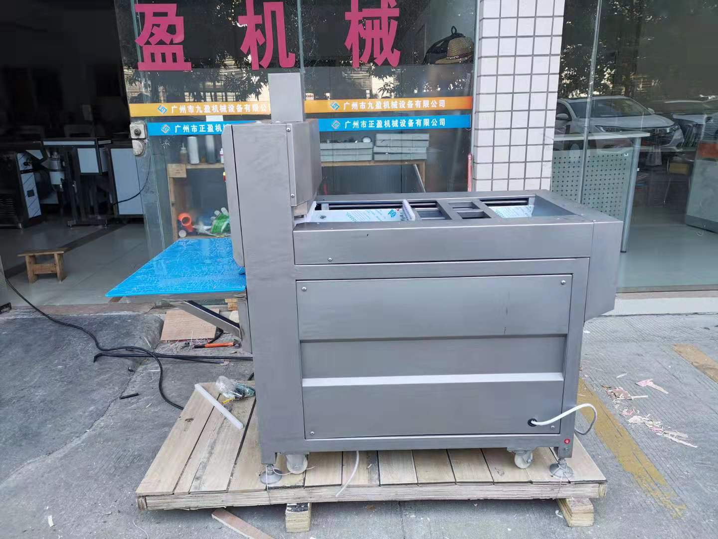 羊肉切片機如何解決肉片不成卷的問(wèn)題